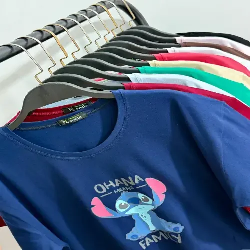 تیشرت سوپر پنبه NOVELLA مدل چاپی طرح OHANA FAMILY سری 10 عددی